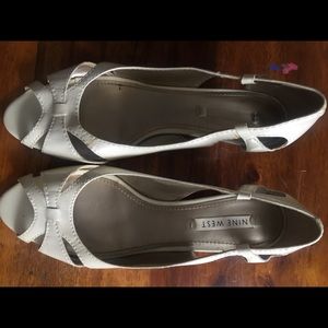 Nine West Size 8.5 Bone Color Patent Leather